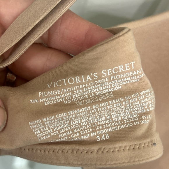 GUC Victoria’s Secret size 34B Plunge seamless bra in nude. - Picture 6 of 6